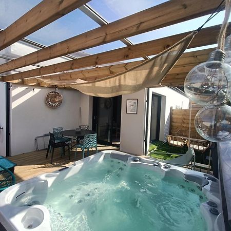 Apb Spa Locations Avec Jacuzzi Privatif Σαιν-Ζαν-ντε-Μον Εξωτερικό φωτογραφία