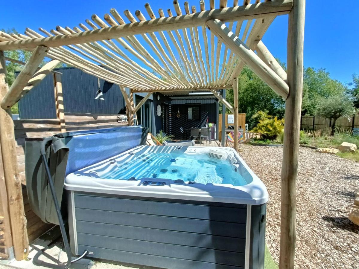 Apb Spa Locations Avec Jacuzzi Privatif Σαιν-Ζαν-ντε-Μον Εξωτερικό φωτογραφία