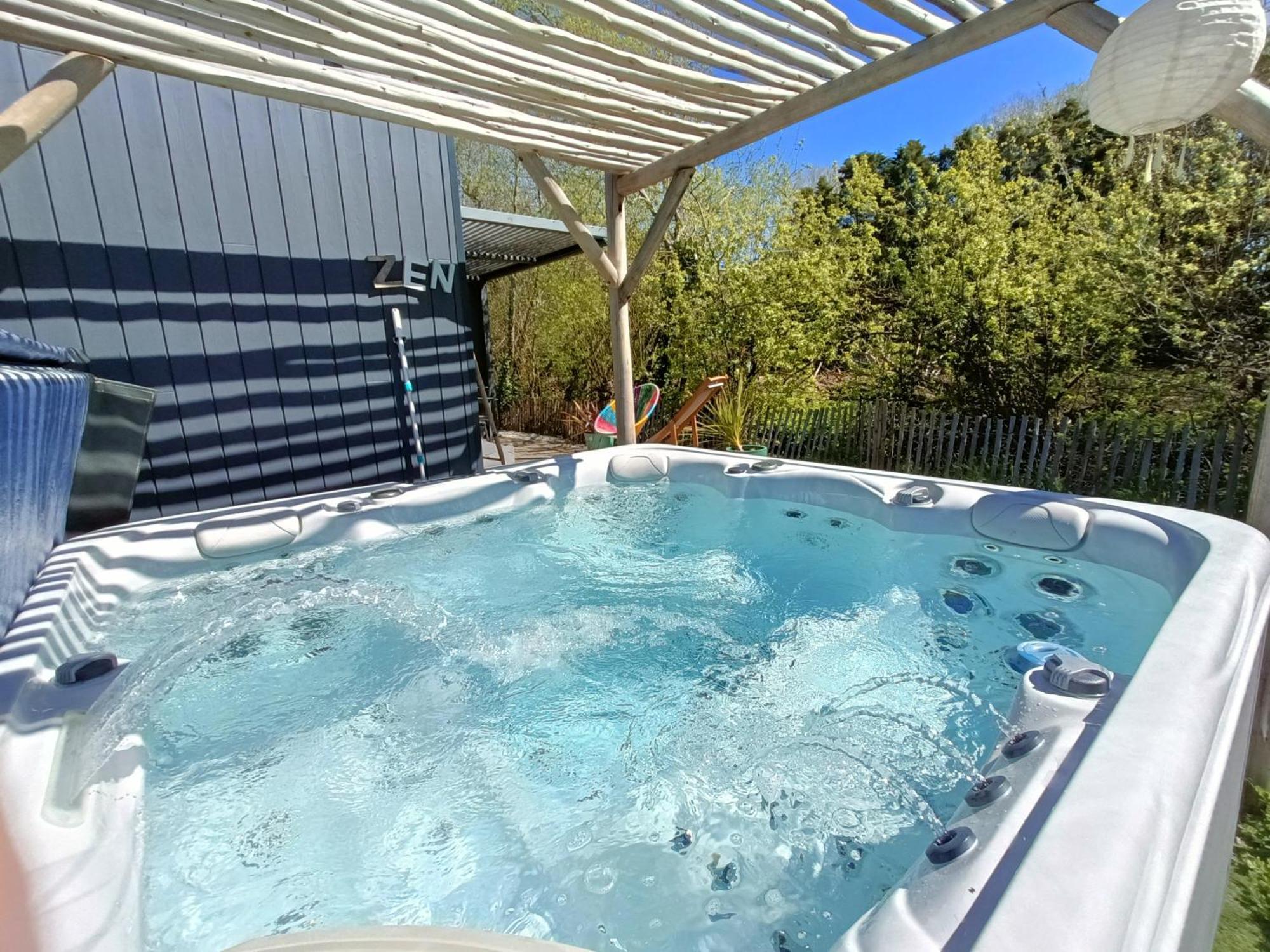 Apb Spa Locations Avec Jacuzzi Privatif Σαιν-Ζαν-ντε-Μον Εξωτερικό φωτογραφία
