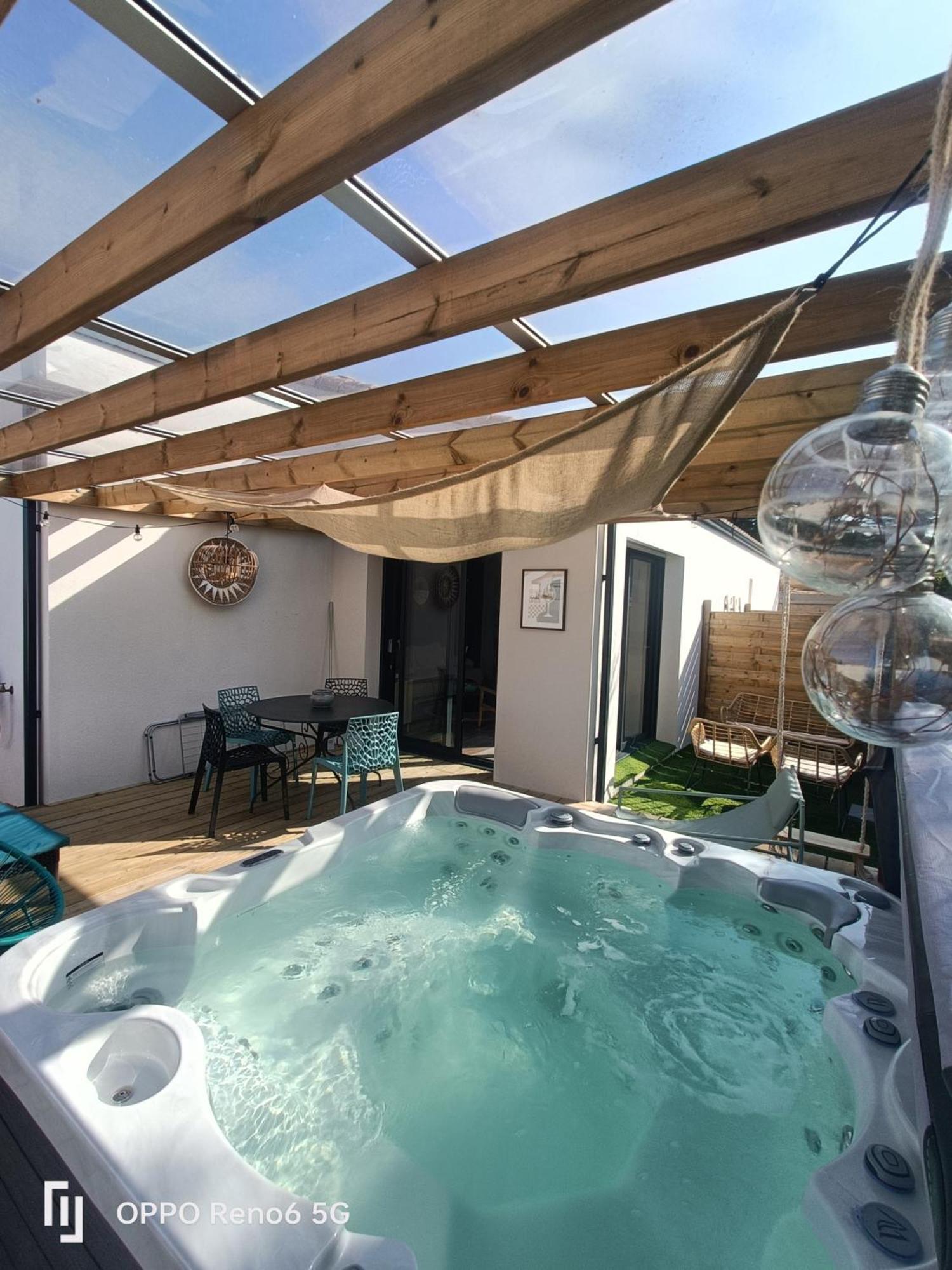 Apb Spa Locations Avec Jacuzzi Privatif Σαιν-Ζαν-ντε-Μον Εξωτερικό φωτογραφία